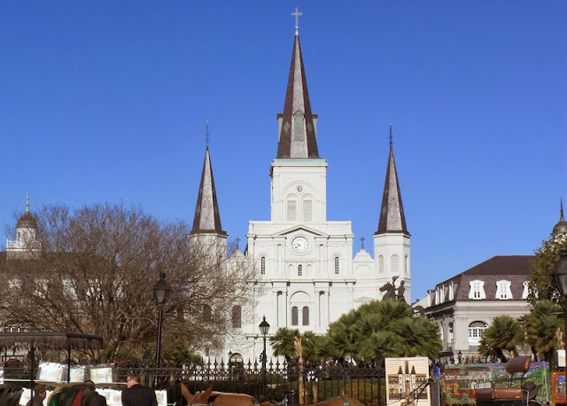 new orleans travel guide, where to eat in new orleans, the french quarter new orleans, the lone star looking glass new orleans travel guide, texas new orleans travel guide, 