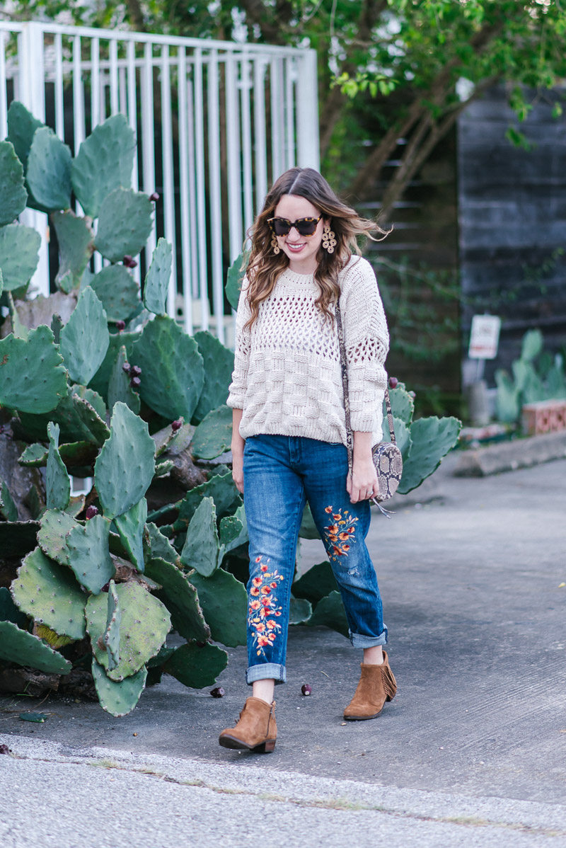 Texas-based fashion and travel blogger shares fall outfit inspiration.
