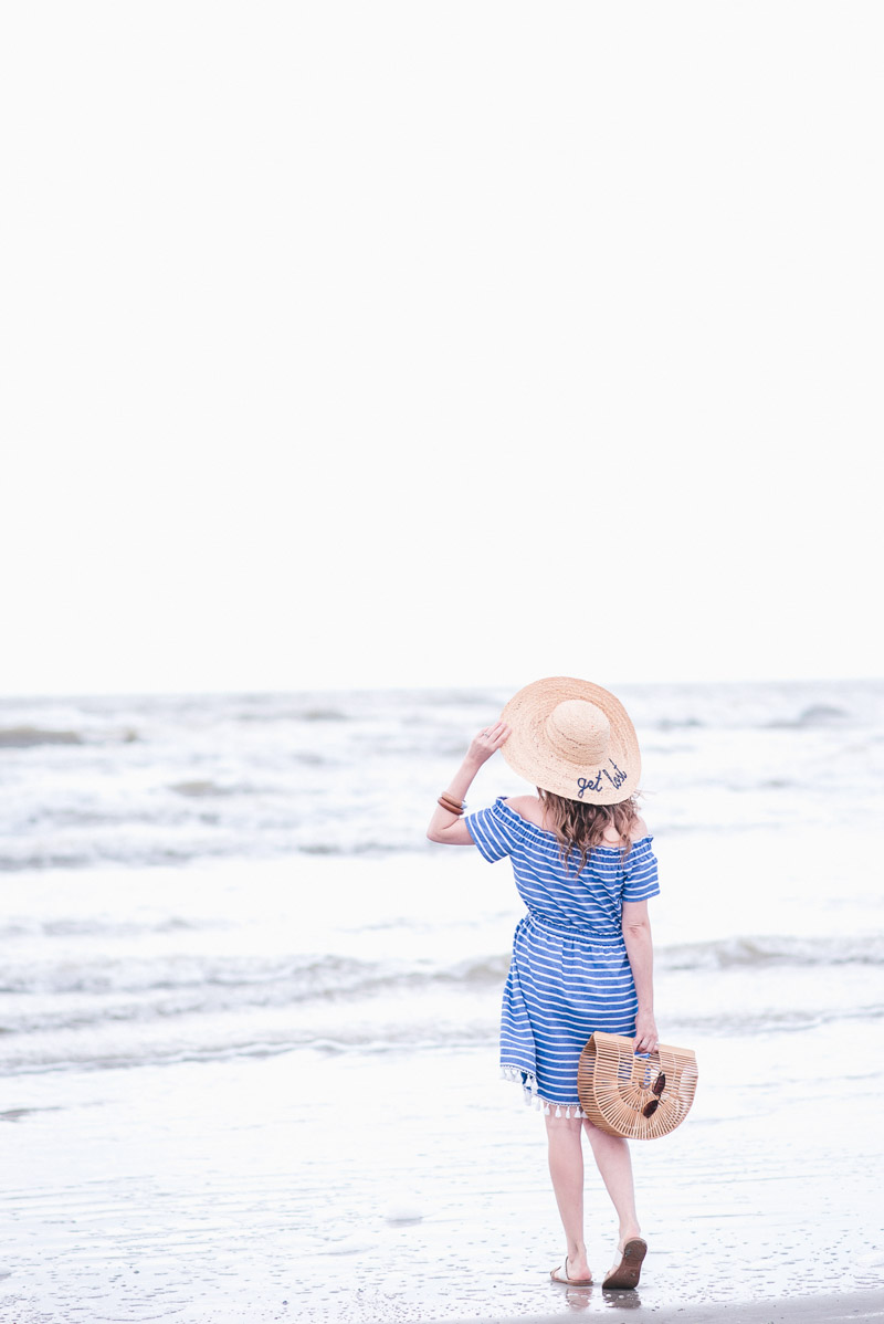 Houston blogger shares beach outfit inspiration in Galveston, TX.