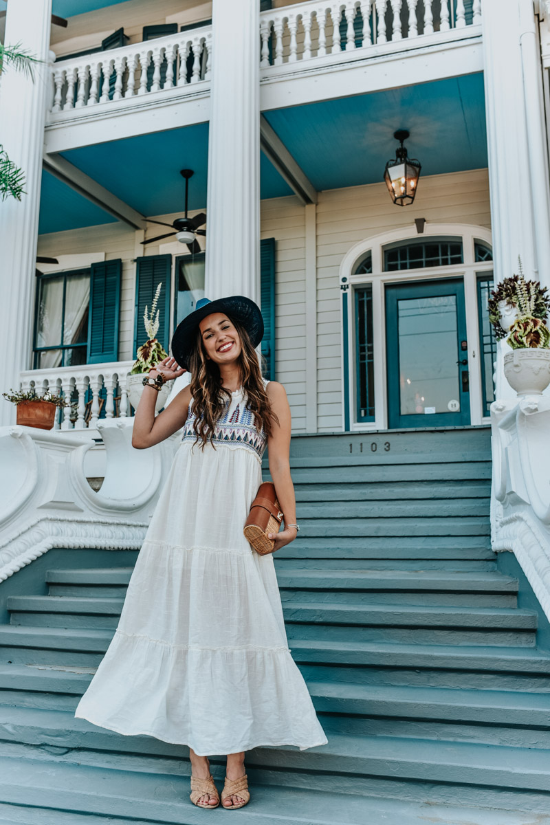 Texas travel blogger shares her take on resort fashion at Carr Mansion in Galveston. 