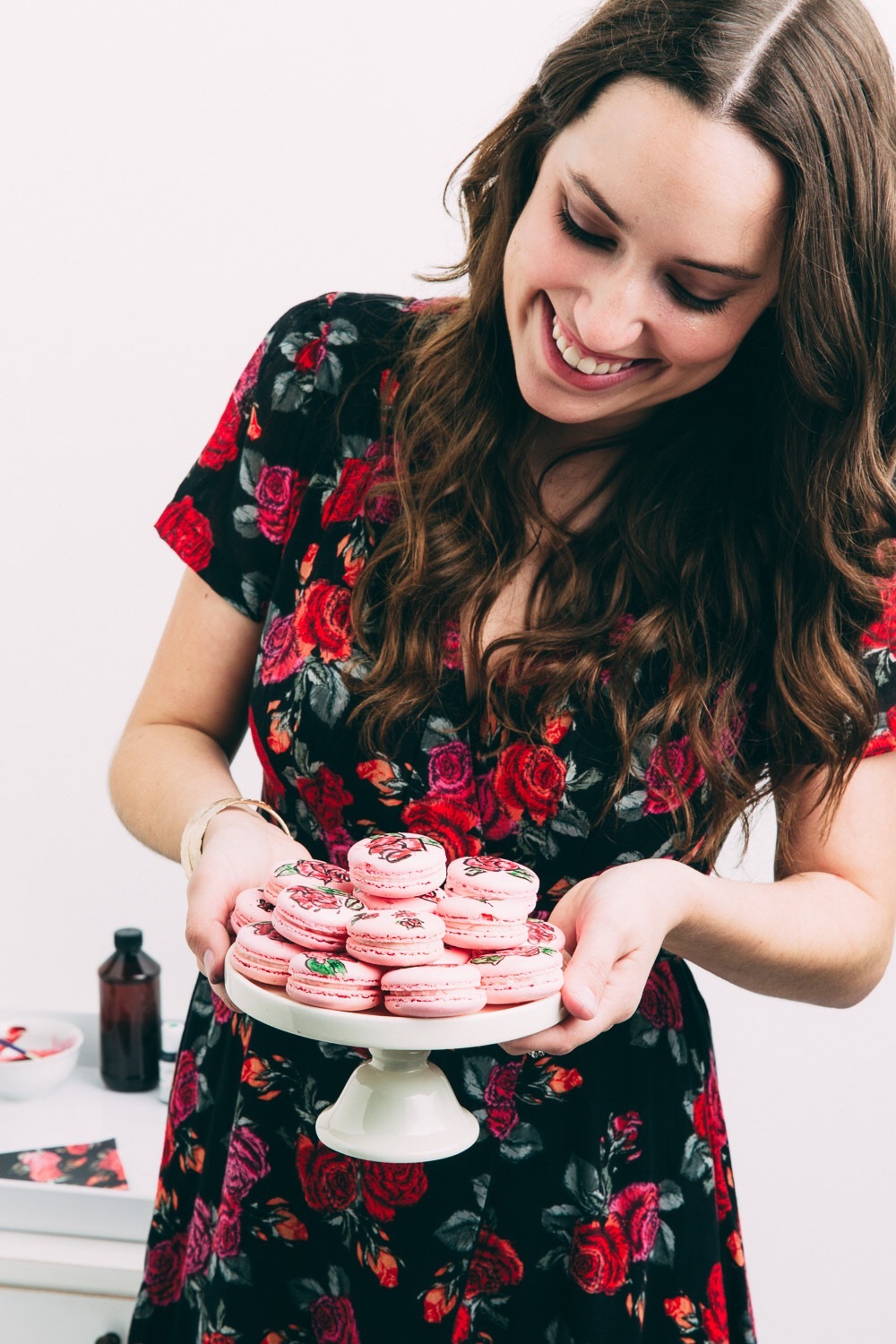 how to make macarons, rose macarons, diy painted macarons, how to food paint macarons