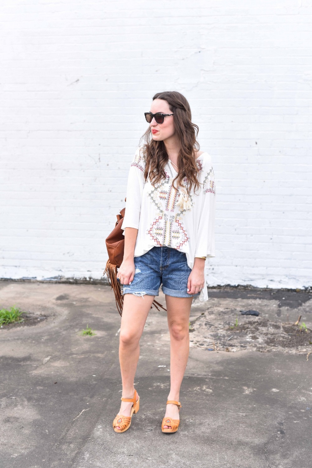 true religion fringe backpack, embroidered boho top, levis distressed shorts, lone star looking glass, houston fashion blogger, weekend outfit inspiration