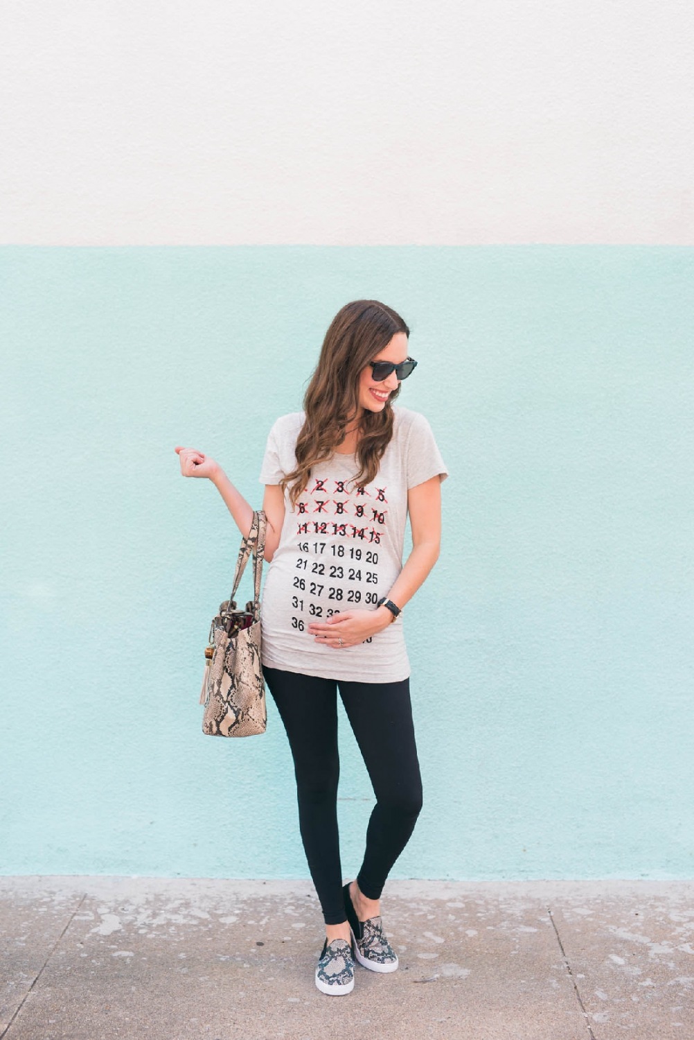 maternity weekly countdown tee, pregnancy countdown top, pea in the pod leggings, what to wear with maternity leggings, vionic snake sneakers, elaine turner snake printed tote purse