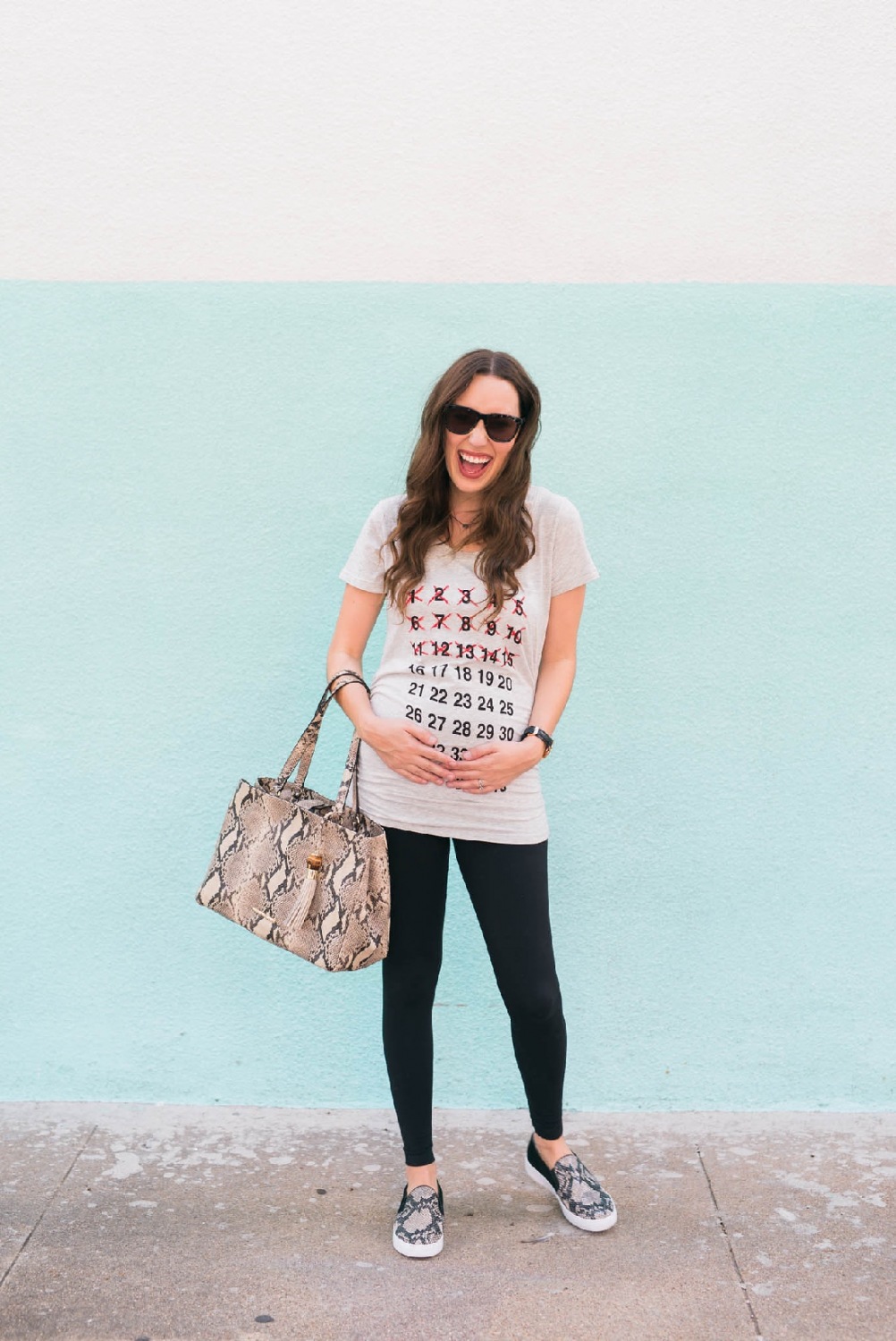 maternity weekly countdown tee, pregnancy countdown top, pea in the pod leggings, what to wear with maternity leggings, vionic snake sneakers, elaine turner snake printed tote purse