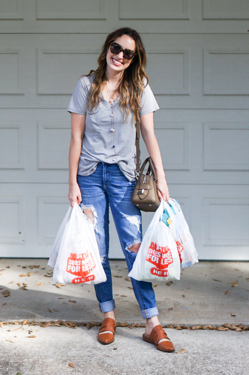 Heb curbside pickup review with Texas life & style blogger. | HEB Curbside review featured by top US lifestyle blog, Lone Star Looking Glass