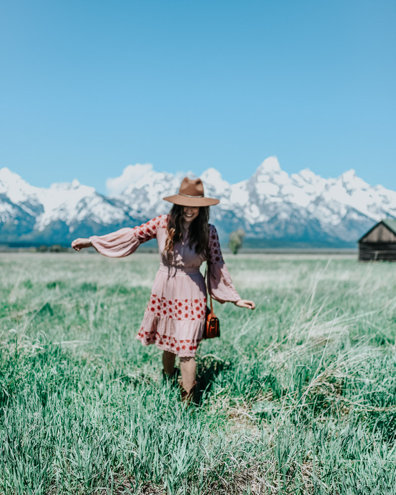 Jackson, Wyoming Travel Guide - What to do: Explore the Grand Tetons | | The Ultimate Jackson Hole Travel Guide featured by top US travel blog, Lone Star Looking Glass
