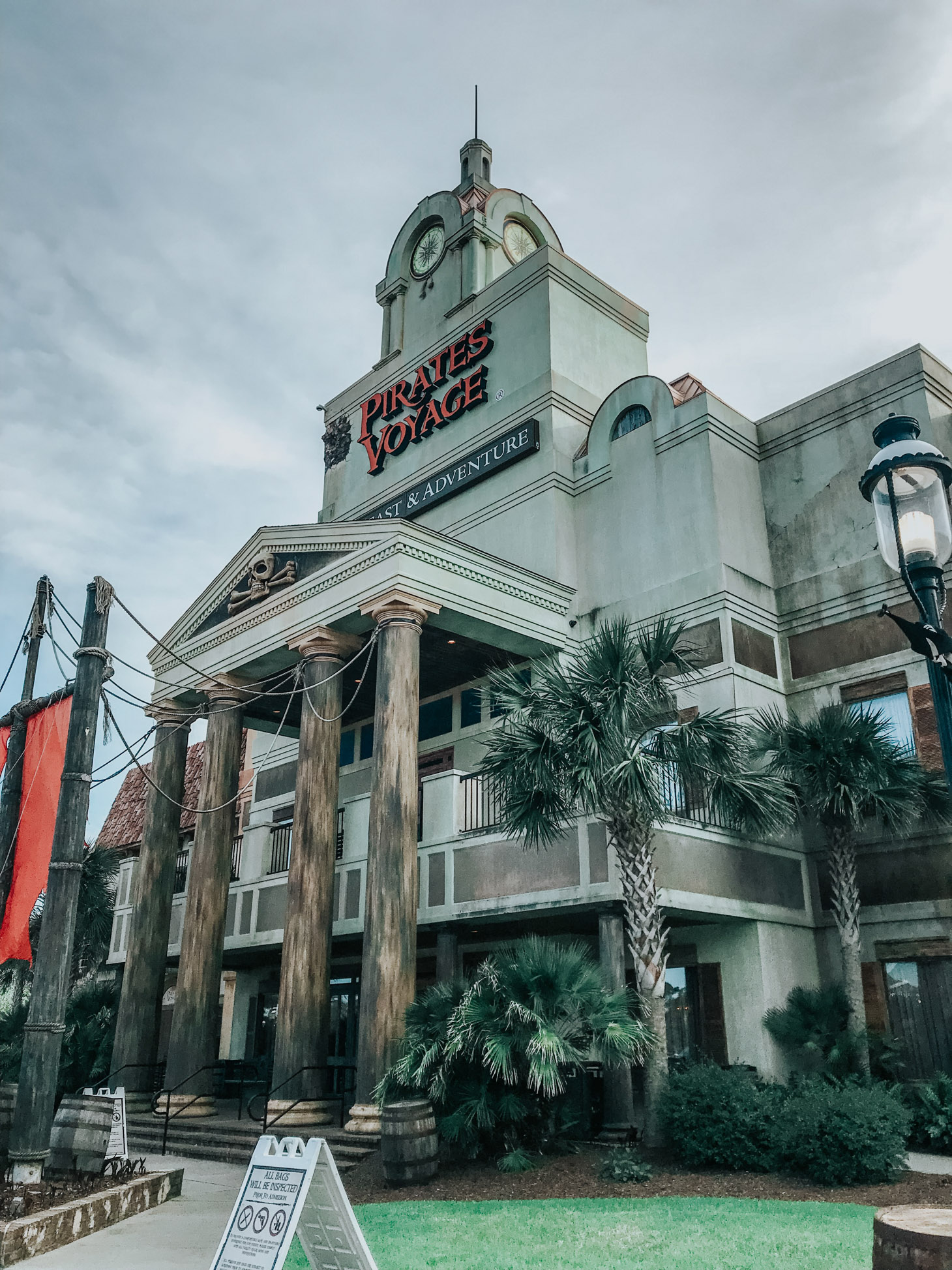 The Ultimate Myrtle Beach Travel Guide, the best things to do in Myrtle Beach SC, featured by top US travel blog, Lone Star Looking Glass