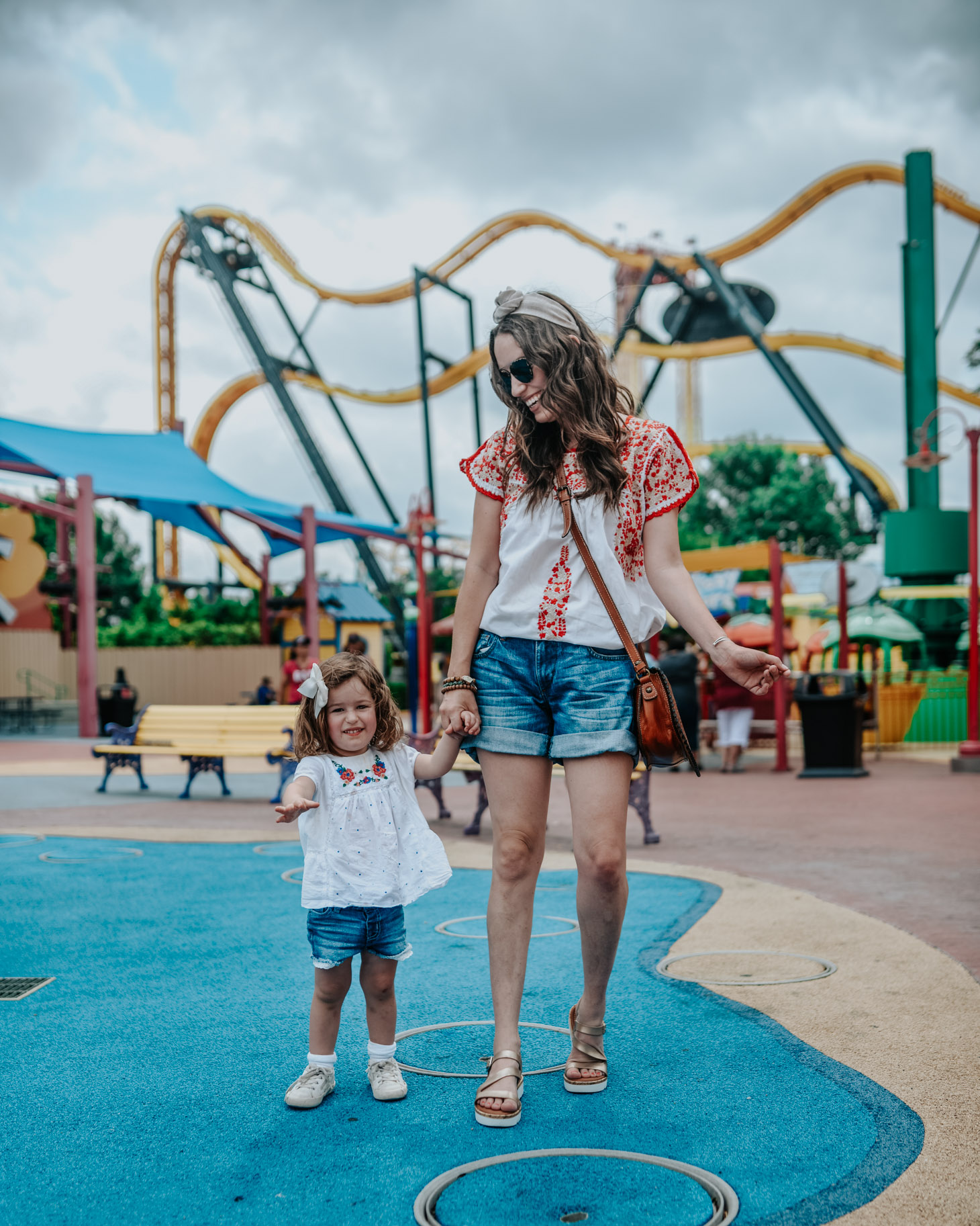 Tips to visit 6 flags fiesta Texas with a toddler, featured by top US travel blog, Lone Star Looking Glass