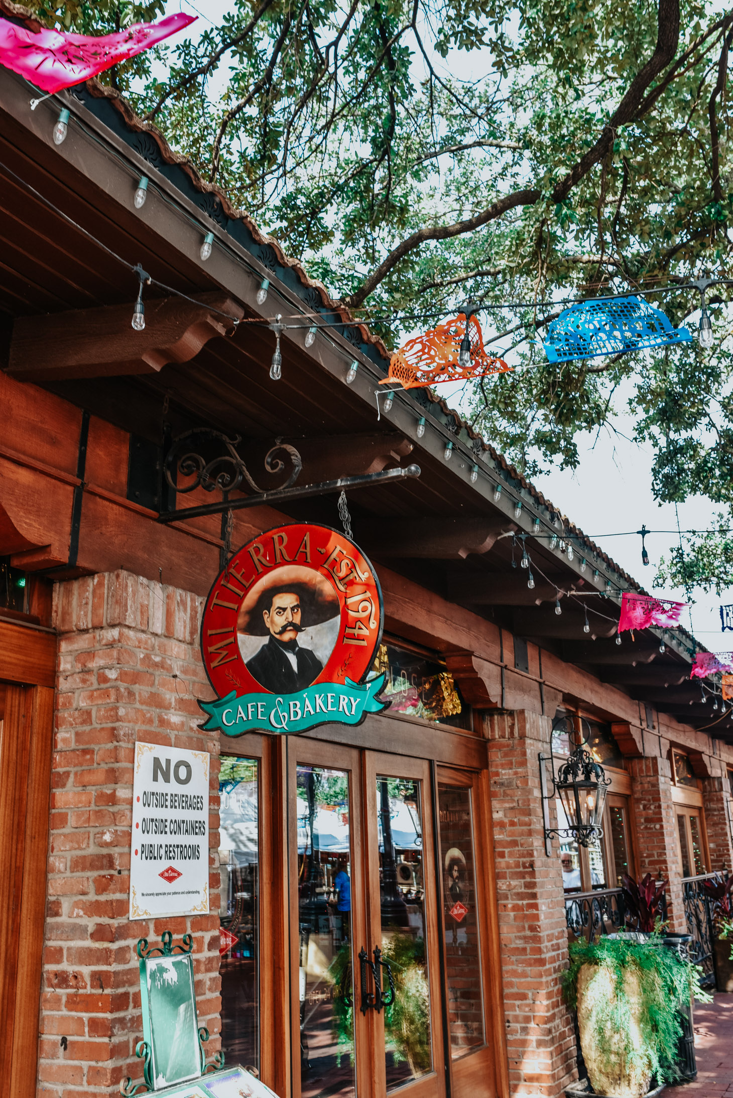 36 Hours in San Antonio weekend guide featured by top US travel blog, Lone Star Looking Glass