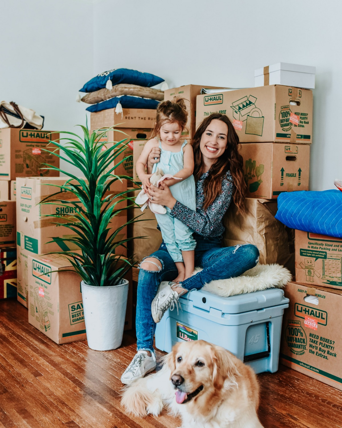 How to Save Money While Moving, UHaul review featured by top US lifestyle blog, Lone Star Looking Glass