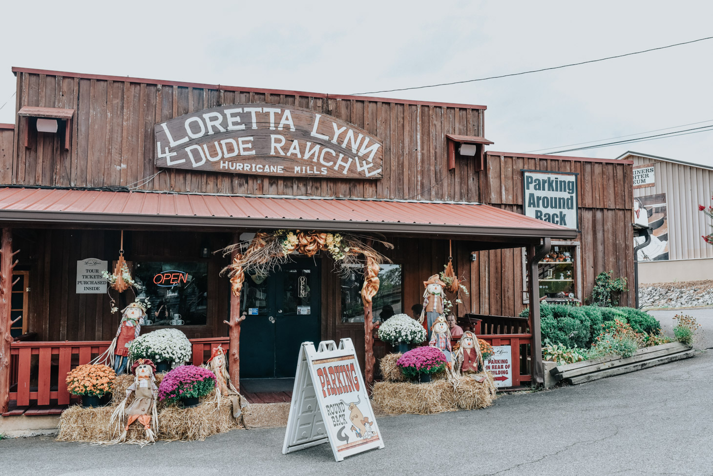 Loretta Lynn's Ranch review featured by top US travel and fashion blog, Lone Star Looking Glass