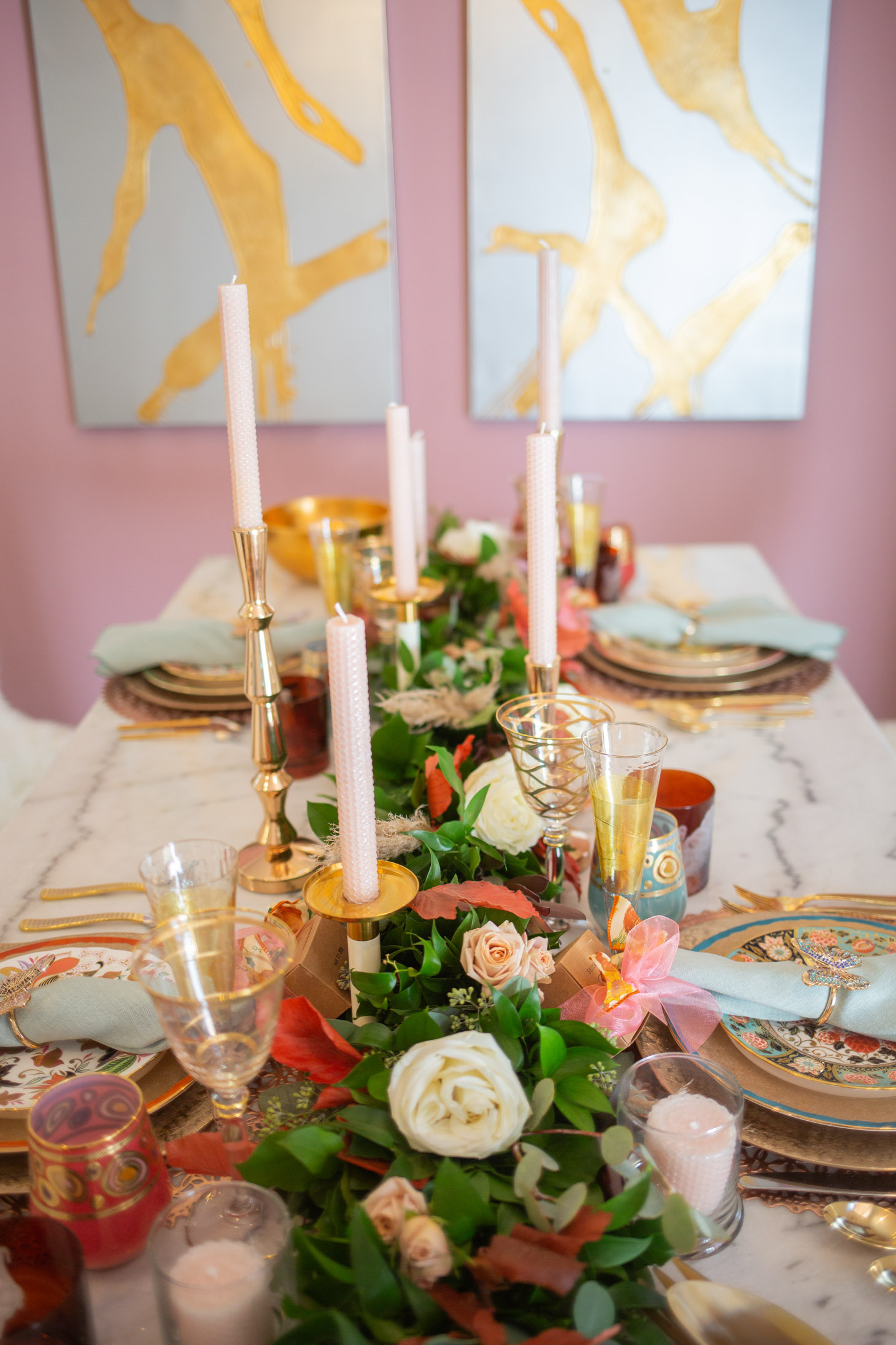 11 Friendsgiving Decorating Ideas for a Chic Soirée