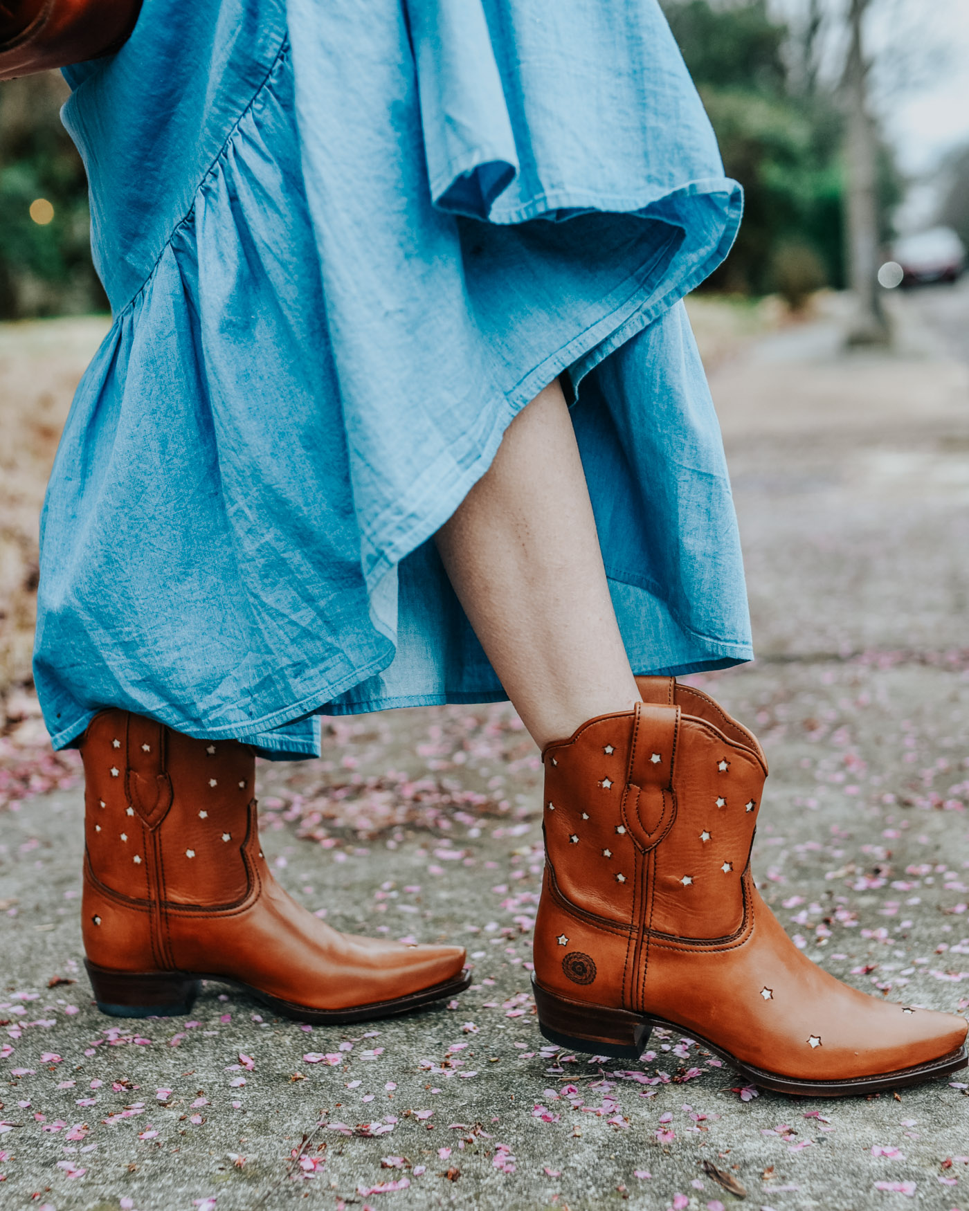 Maxi Dress and Cowboy Boots Look | Lone ...