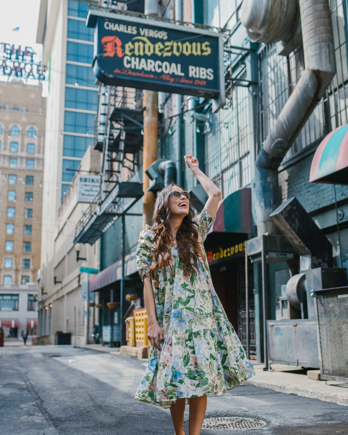 Best restaurants in Memphis with curbside delivery, featured by top Memphis blog, Lone Star Looking Glass.
