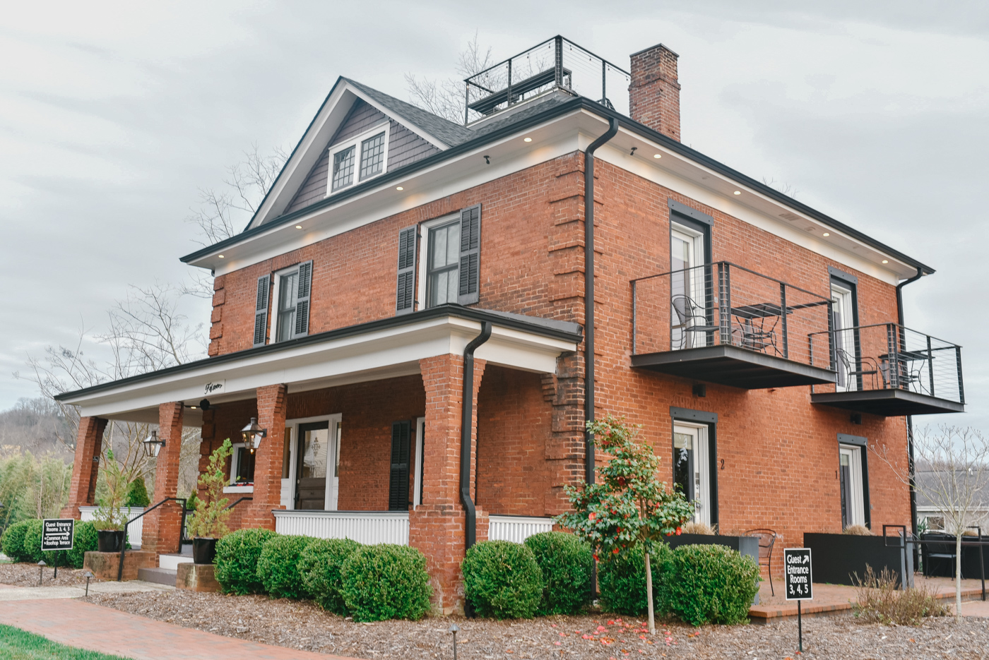 Bunn House by popular Memphis travel blog, Lone Star Looking Glass: image of the Bunn House. 